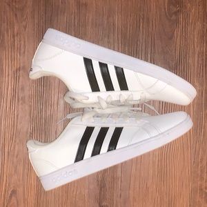 White Adidas neo comfort footbed shoes. Woman’s size 4